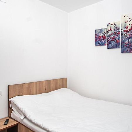 Voluntari Hotel La Platouri מראה חיצוני תמונה